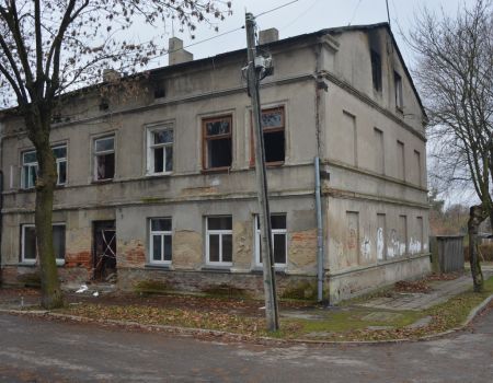 Pożar pustostanu. Nie żyje jedna osoba