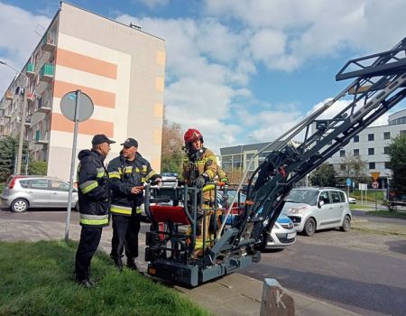 Strażacy ćwiczą akcje ratunkowe w wieżowcach