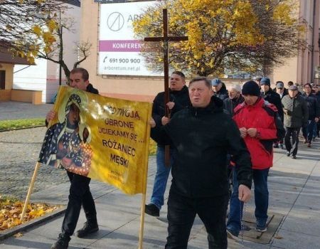 36. Męski Publiczny Różaniec w Piotrkowie - o pokój na Ukrainie