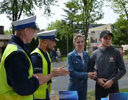Policja w Piotrkowie rozdawała odblaski