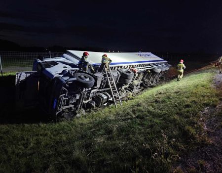 Ciężarówka wypadła z A1