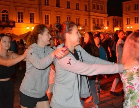 Rynek zamienił się w taneczny parkiet