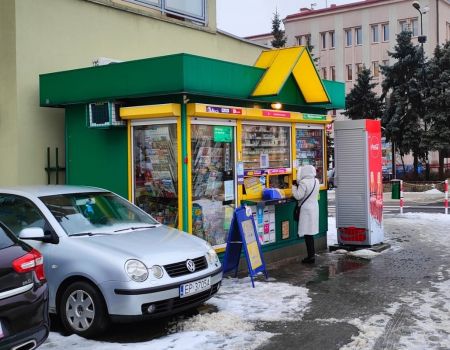 Kioski na ulicach Piotrkowa. Czy przechodzą już do historii?