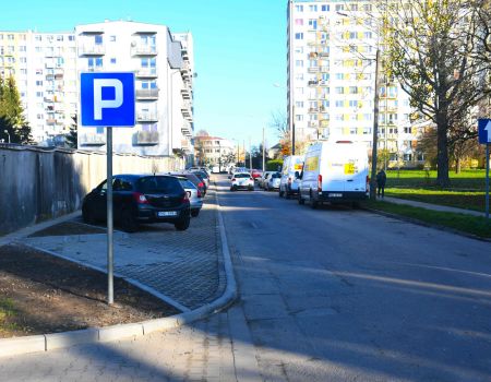 Kolejne miejsca parkingowe w Piotrkowie