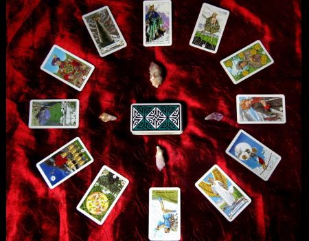 Tarot Online - czy przyszłość musi być zagadką?