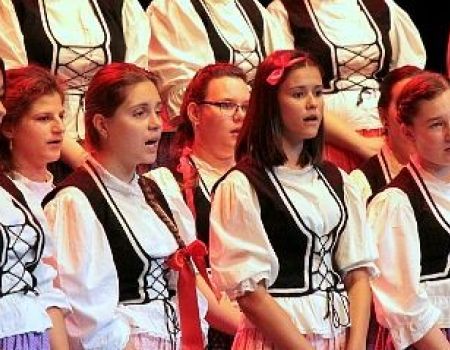 Dziewczęcy chór z Węgier z koncertami w regionie