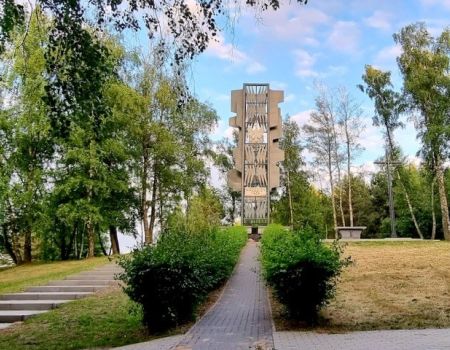 Odkrywamy znane i nieznane - Pomnik obrońców Gór Borowskich