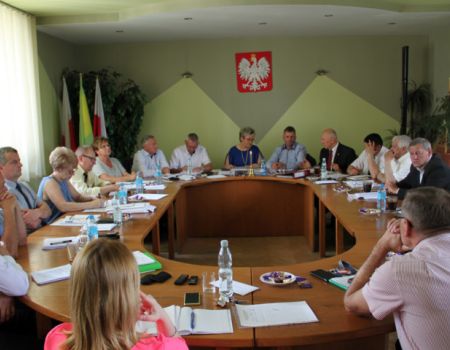 Rada Gminy udzieliła absolutorium wójtowi Moszczenicy