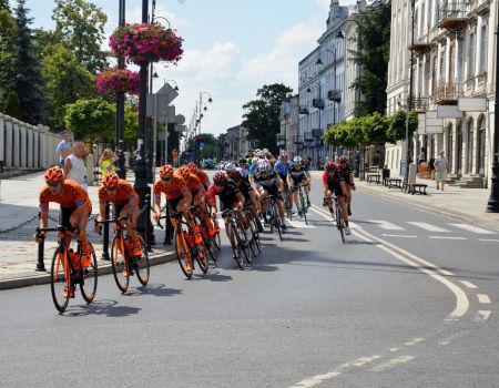 Peleton przejedzie przez Piotrków. Będą duże utrudnienia - także w regionie