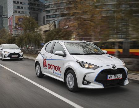 Największy kontrakt flotowy Mazdy w Polsce – 140 Mazd 2 Hybrid trafia do Panek CarSharing