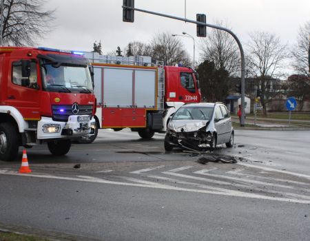 Groźne zderzenie osobówek w al. 3 Maja