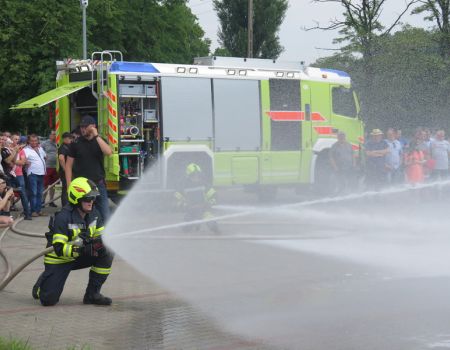 Pokaz sprzętu strażackiego w Moszczenicy