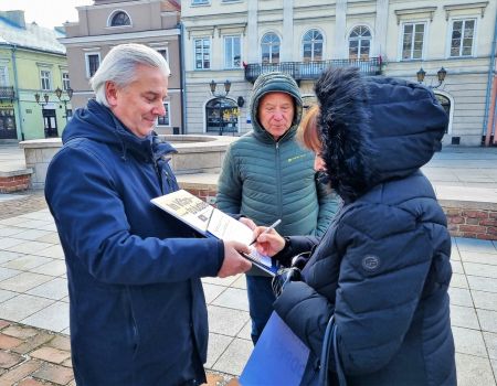 Zbierają podpisy w sprawie in vitro