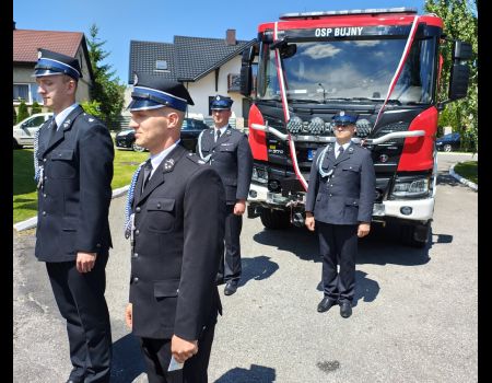 Nowy wóz strażacki dla OSP w Bujnach