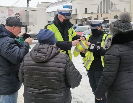 Wnuczku, wnuczko zadbaj o babcię i dziadka