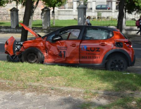 Wypadek pod zamkiem. Hyundai uderzył w 