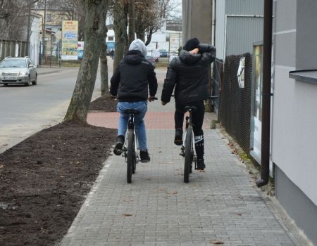 Ekspresowy remont chodnika na Hutniczej