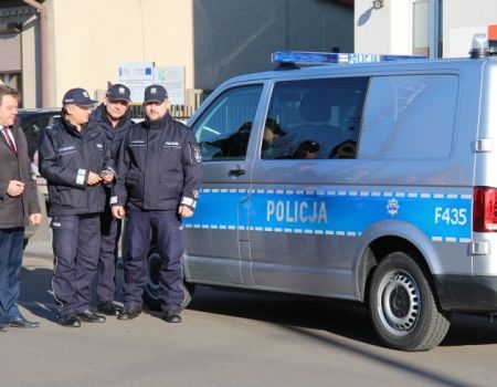 Nowy radiowóz dla policjantów z komisariatu w Grabicy