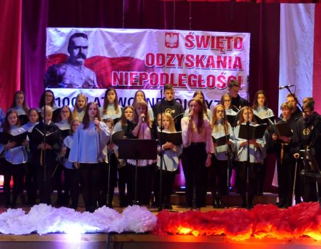 „100 chórzystów na 100 - lecie Niepodległości”