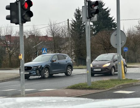 Zderzenie dwóch samochodów w Piotrkowie