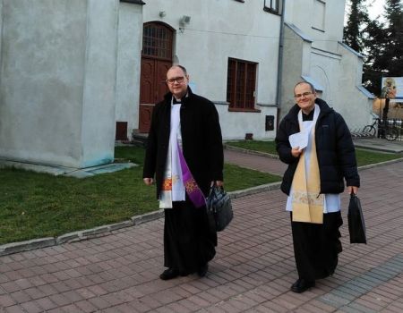 Przychodzi ksiądz po kolędzie... Kapłani wyruszyli do swoich parafian