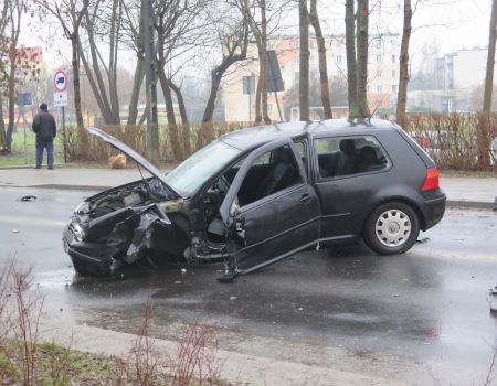 Groźny wypadek w Piotrkowie. Jedna osoba poszkodowana