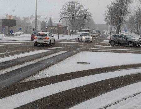 Zima wróciła, ślisko na drogach!