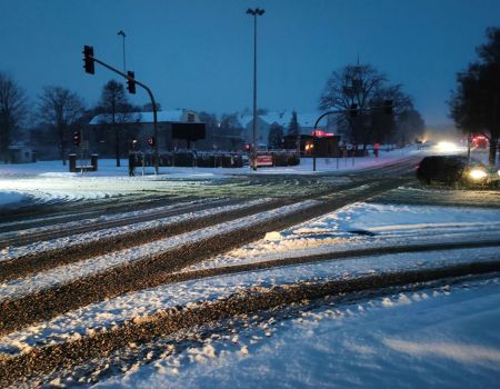 Śnieg nie odpuszcza! Uważajcie na drogach [ZDJĘCIA]