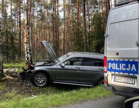 Wypadła z zakrętu na trasie Piotrków - Koło