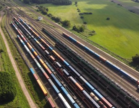 Warto postawić na transport towarów koleją. Planeta nam za to podziękuje