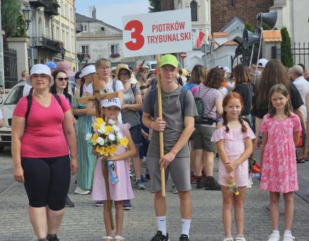 Pątnicy już w drodze. W niedzielę dotrą na Jasną Górę