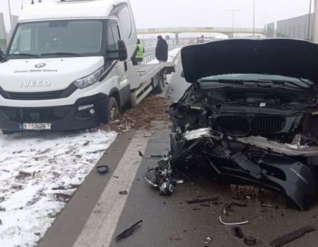 Zderzenie BMW i lawety na A1