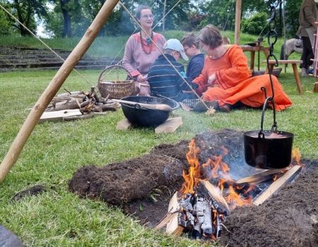 Historycznie na UJK. Znów powstała Wioska Wikinga (zdjęcia)