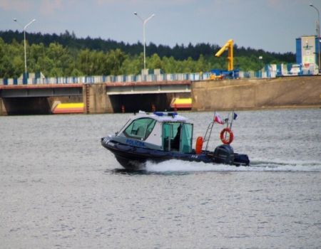 Pijany 38-latek pływał skuterem po Zalewie Sulejowskim