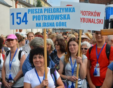 Z modlitwą i śpiewem na ustach ruszyli na Jasną Górę