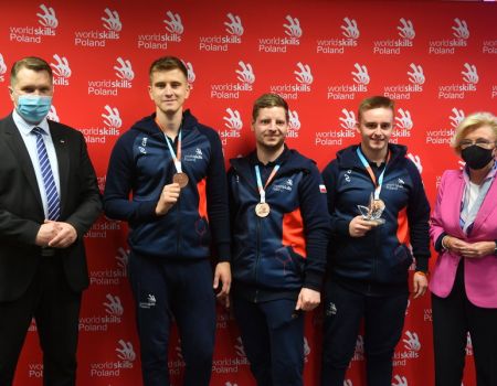 Polacy z trzema medalami w prestiżowym konkursie promującym edukację zawodową EuroSkills 2021