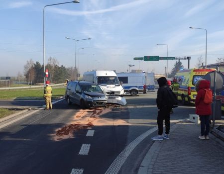 Zderzenie dwóch pojazdów na Rakowskiej