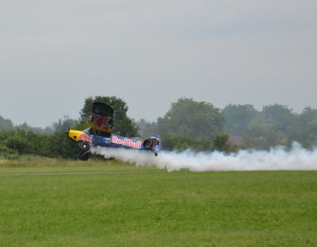 Chwile grozy na Fly Fest. Widz porwał samolot [ZDJĘCIA]