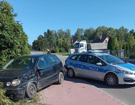 Uciekał przed policją, a potem zderzył się z … radiowozem. Był pijany