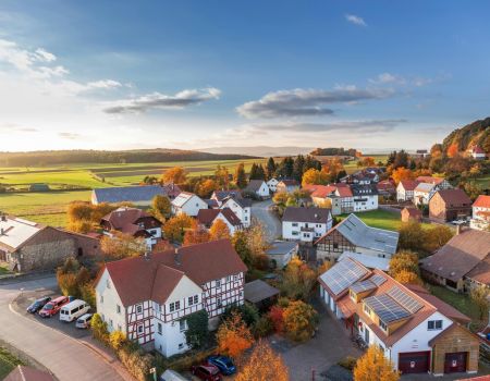 Przeprowadzka na wieś – zalety, wady i jak ją wykonać?