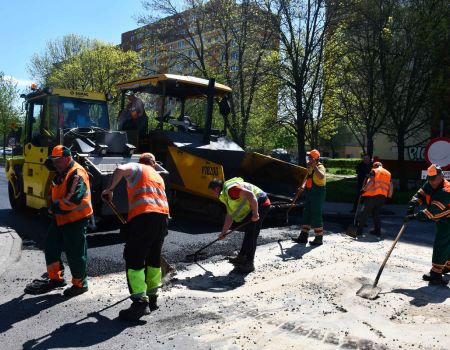 Nowy asfalt na dwóch ulicach Piotrkowa