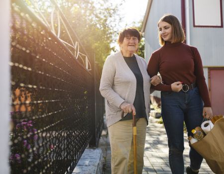 Szukają seniorów potrzebujących pomocy oraz sąsiadów, którzy mogą im pomóc