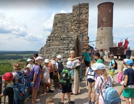 Młodzi piotrkowianie zdobyli Królewski Zamek w Chęcinach