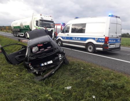 Zderzenie dwóch osobówek i ciężarówki w Gomulinie