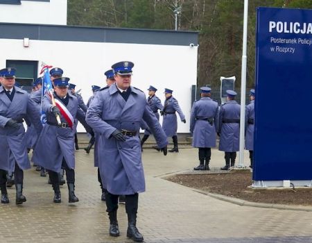 Nowy posterunek policji w Rozprzy oficjalnie otwarty