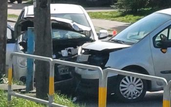 Zderzenie dwóch osobówek na DK12 w Sulejowie