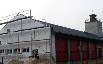 Kolejny etap prac przy budowie strażnicy Ochotniczej Straży Pożarnej w Dąbrowie nad Czarną dobiegł końca