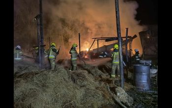 Pożar budynków gospodarczych w Kłudzicach. Czy to było podpalenie?
