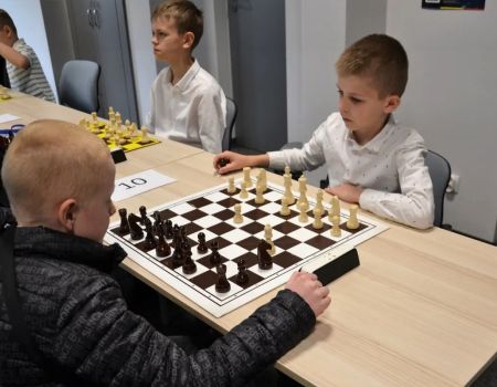 Młodzi szachiści stoczą rywalizację w Mikołajkowym Turnieju Szachowym