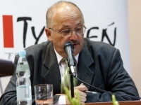 Tomasz Stachaczyk, prowadzcy debat
